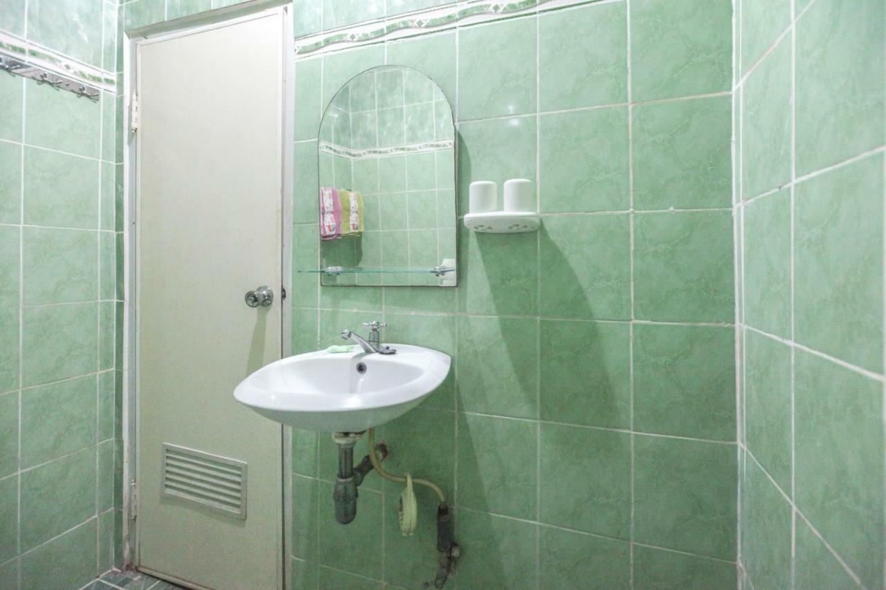 Lite Rooms Bogor Guest House Exterior photo